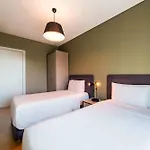 Hotel Radisson Residences Vadistanbul 4*