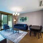 Hotel Radisson Residences Vadistanbul 4*