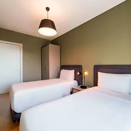 ホテル Radisson Residences Vadistanbul 4*