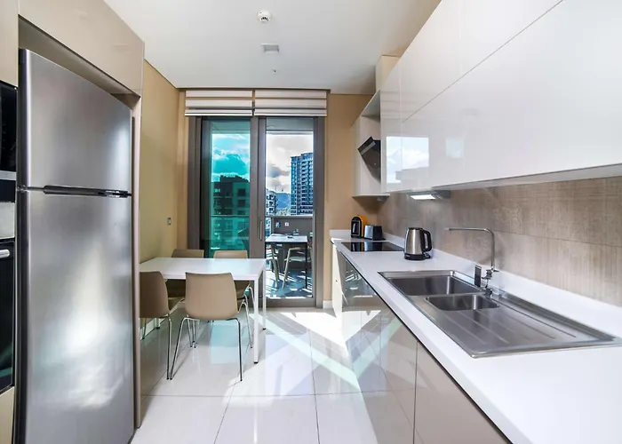 Hotel Radisson Residences Vadistanbul 5*