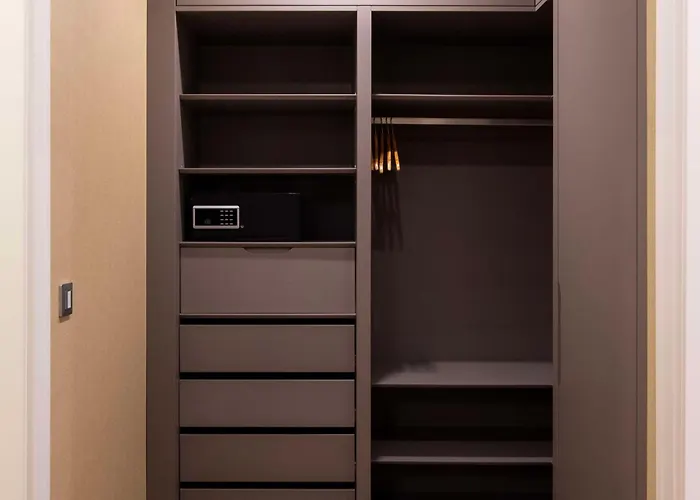 Hotel Radisson Residences Vadistanbul 5*