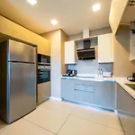 Radisson Residences Vadistanbul 4*
