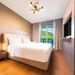 Radisson Residences Vadistanbul 4*